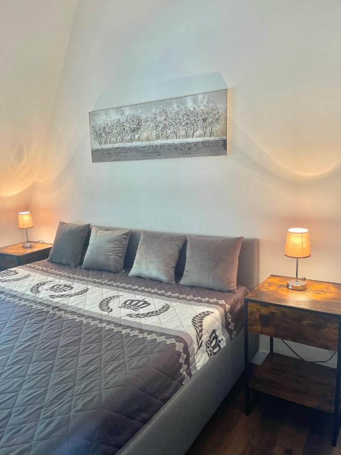 City Apartment, Ferienwohnung 3 Zkdb, Balkon, Dachgeschoss, Naehe Duesseldorf Krefeld Esterno foto