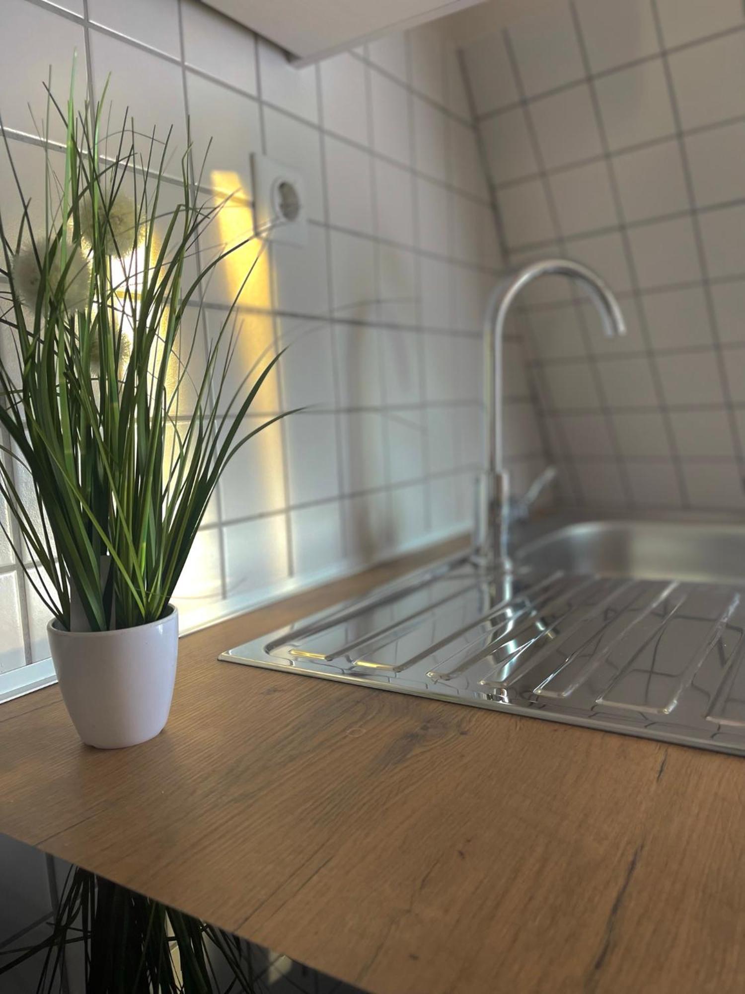 City Apartment, Ferienwohnung 3 Zkdb, Balkon, Dachgeschoss, Naehe Duesseldorf Krefeld Esterno foto